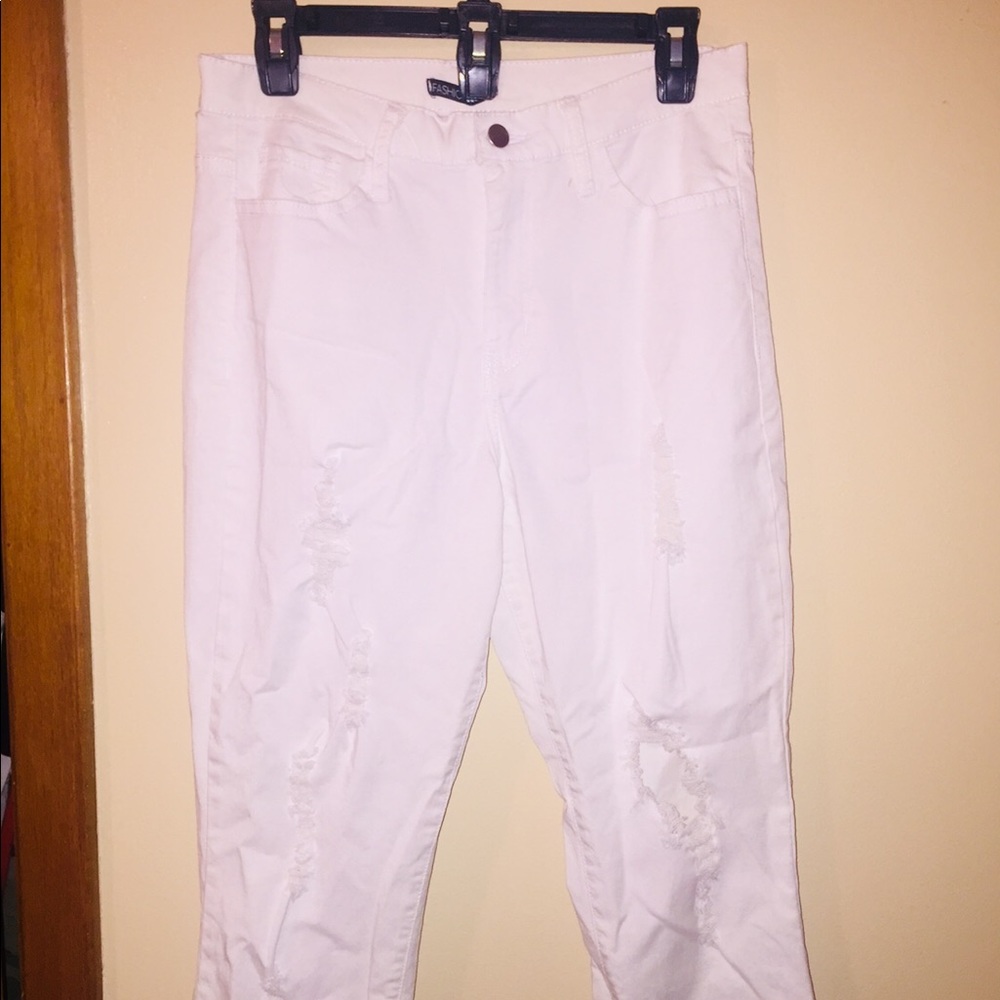 Fashion nova all white jeans